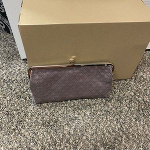 GUC gray HOBO wallet